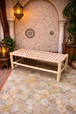 Handgemaakte Marokkaanse bank met naturel leer