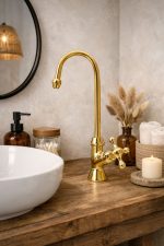 Vintage Polished Brass Bathroom Faucet – Cross Handle Gooseneck Tap