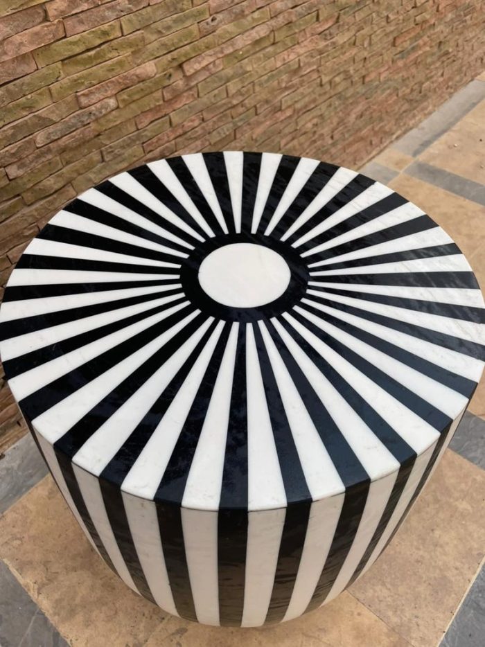 Ronde Bijzettafel van Walnotenhout - Image 2