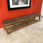 Marokkaanse bank van walnoothout met bruin leer