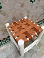 Kleine Marokkaanse Handgemaakte Houten Kruk met Bruin Leer - Image 5