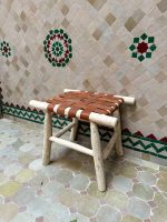 Kleine Marokkaanse Handgemaakte Bank met Bruin Leer - Image 4