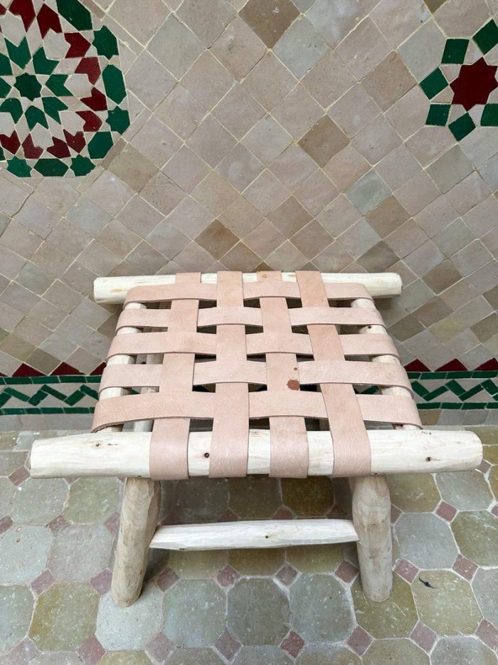 Kleine Marokkaanse Handgemaakte Bank met Natuurlijk Leer - Image 2