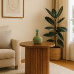 Mesa auxiliar redonda de madera de nogal