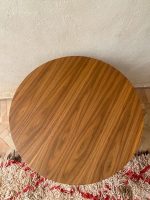 Ronde Bijzettafel van Walnotenhout - Image 4