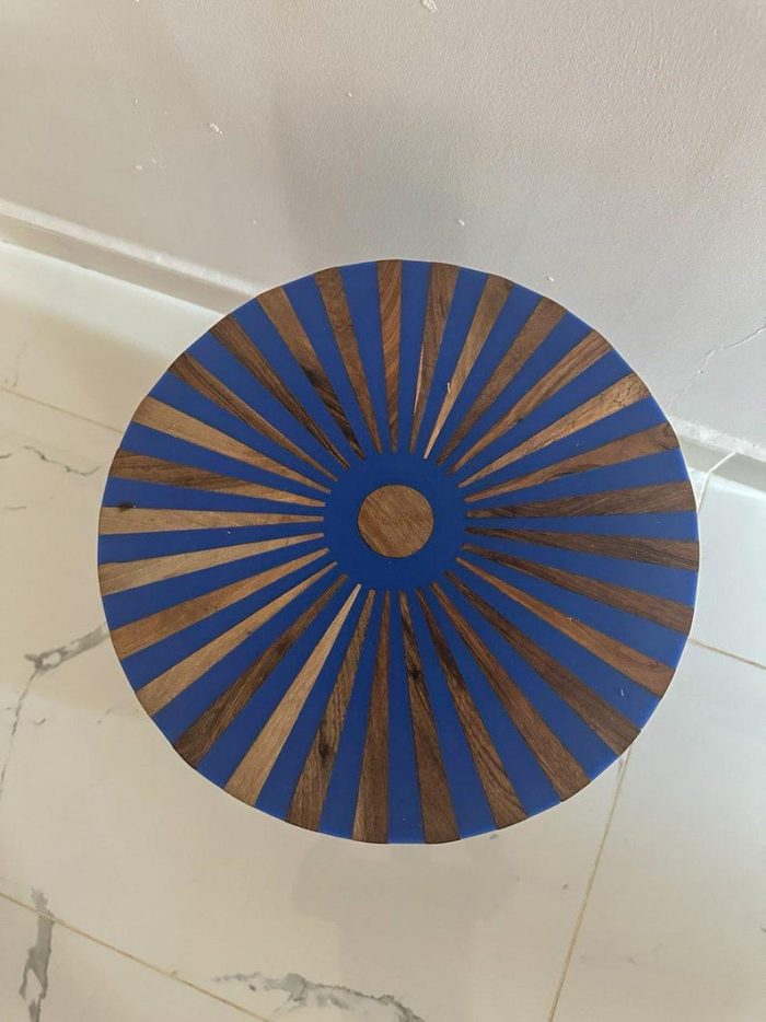 Ronde Bijzettafel van Walnotenhout - Image 3