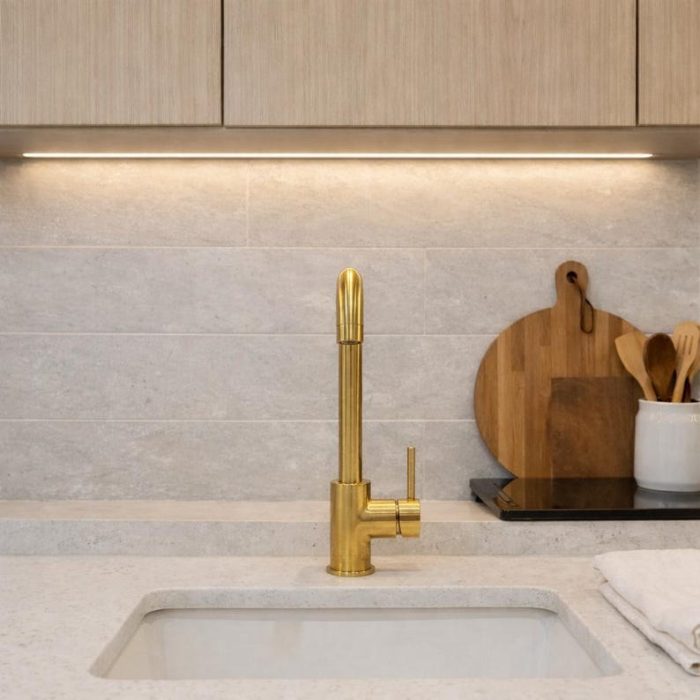 Brushed Brass Bathroom Faucet – Modern Single-Handle Sink Mixer Tap - Image 3